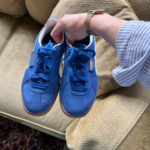 Puma women’s palermo Blue and White Sneakers - Picture 3 of 3